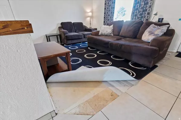 5025 W MOON FLOWER CIR S, Kearns, UT 84118