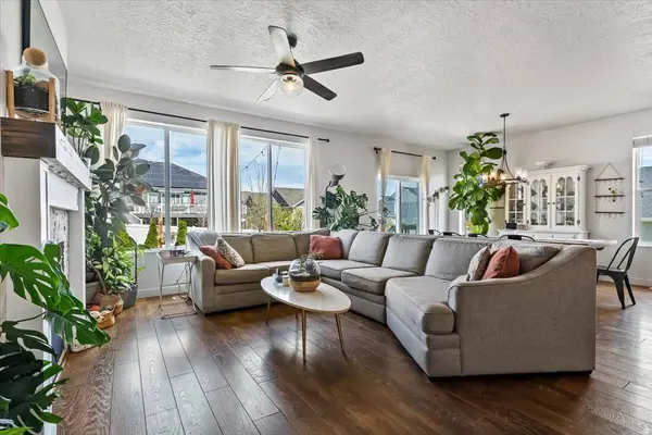 6498 W HAVEN MAPLE DR, West Jordan, UT 84081