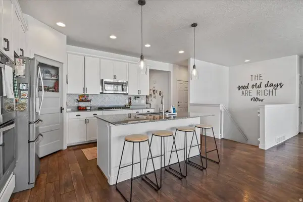 6498 W HAVEN MAPLE DR, West Jordan, UT 84081