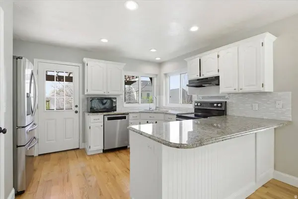 802 S EAST MOUNTAIN CIR, Alpine, UT 84004