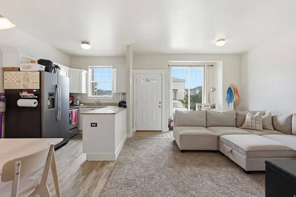 1792 E SKYLINE DR #G5, Eagle Mountain, UT 84005