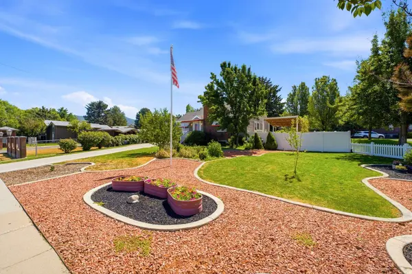 1925 S MAIN ST, Bountiful, UT 84010