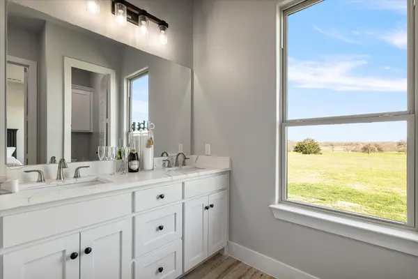 1585 S FM 1752, Savoy, TX 75479-3468