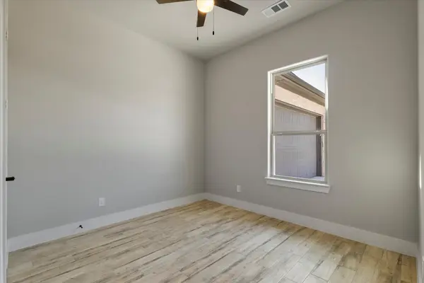 1585 S FM 1752, Savoy, TX 75479-3468