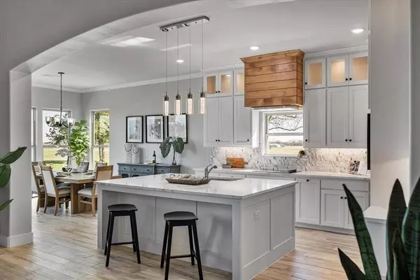 1585 Fm-1752, Savoy, TX 75479