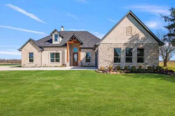 1585 Fm-1752, Savoy, TX 75479