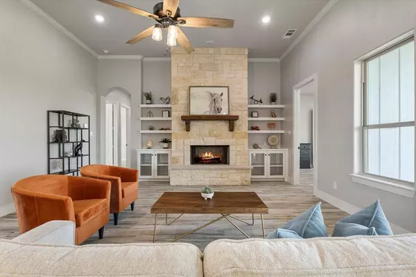 1585 Fm-1752, Savoy, TX 75479