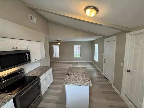 212 N 3rd Street, Celeste, TX 75423