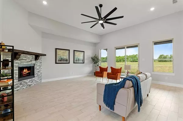 7581 County Road 1052, Celeste, TX 75423