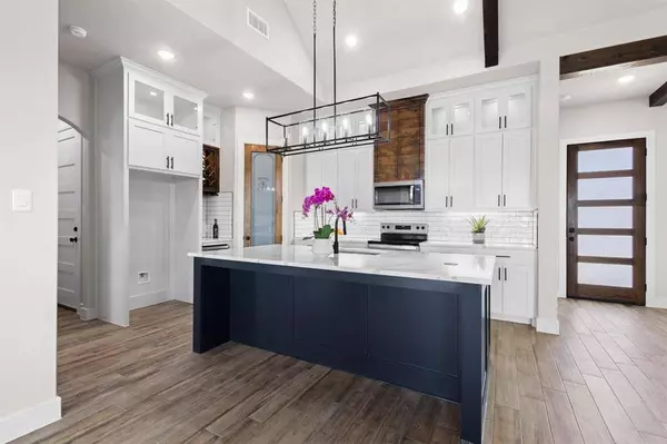 454 County Road 4833, Leonard, TX 75452