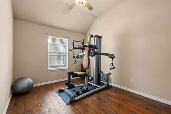 632 Delores Drive, Grand Prairie, TX 75052