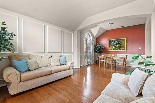 632 Delores Drive, Grand Prairie, TX 75052