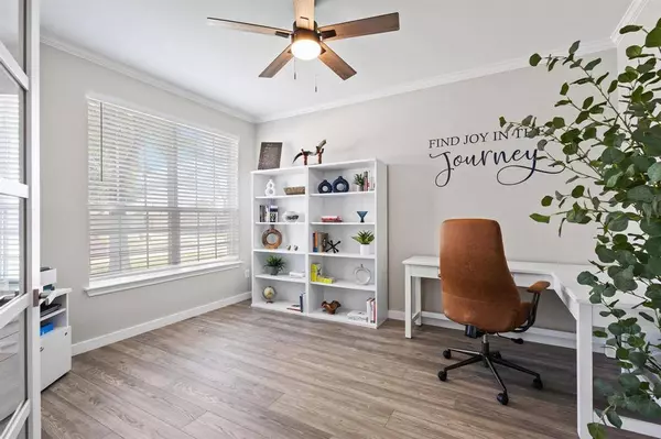 3905 Parkwood Drive, Corinth, TX 76208