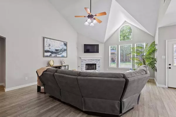 3905 Parkwood Drive, Corinth, TX 76208