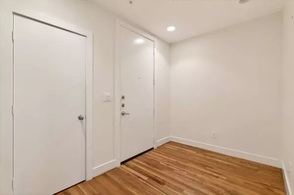 5055 Addison Circle #409, Addison, TX 75001