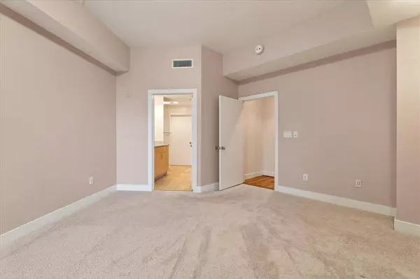 5055 Addison Circle #409, Addison, TX 75001