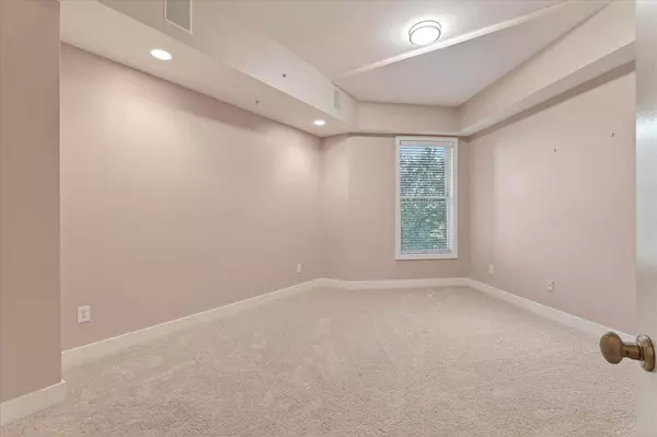 5055 Addison Circle #409, Addison, TX 75001