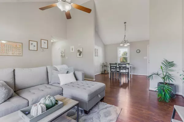 3869 Hearthstone Dr, Chapel Hill, TN 37034