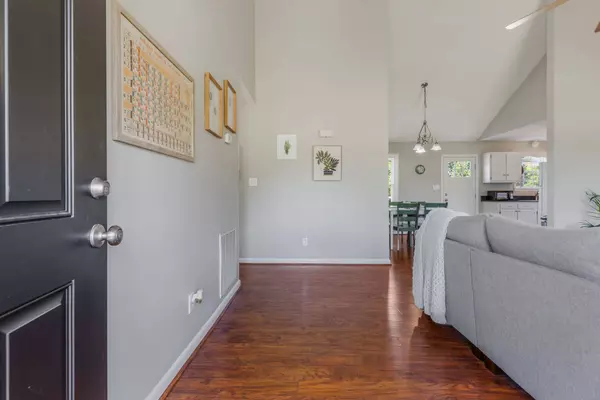 3869 Hearthstone Dr, Chapel Hill, TN 37034