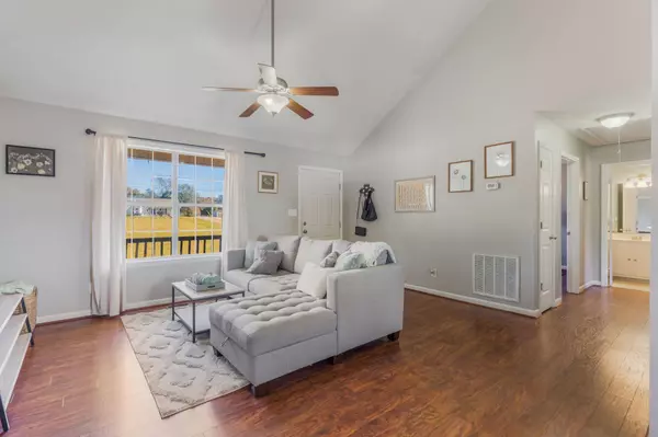 3869 Hearthstone Dr, Chapel Hill, TN 37034