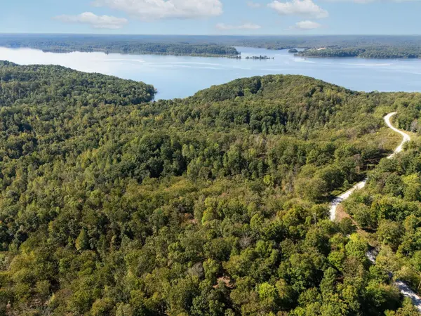 33 Vista Ridge Dr, Stewart, TN 37175