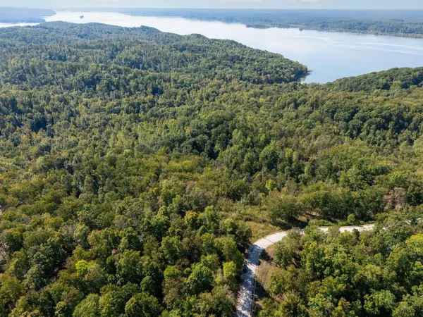 33 Vista Ridge Dr, Stewart, TN 37175