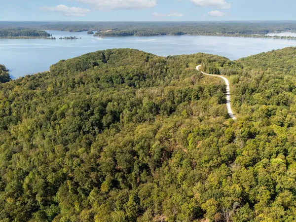 33 Vista Ridge Dr, Stewart, TN 37175