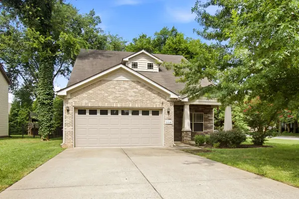 2204 Burnside Dr, Murfreesboro, TN 37128