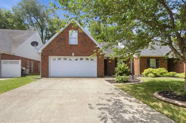 2747 Stonehedge Dr, Murfreesboro, TN 37128