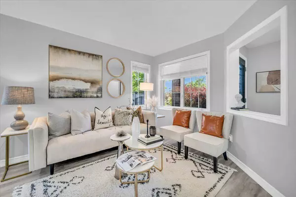 543 Heddle CRES, Newmarket, ON L3X 2K7