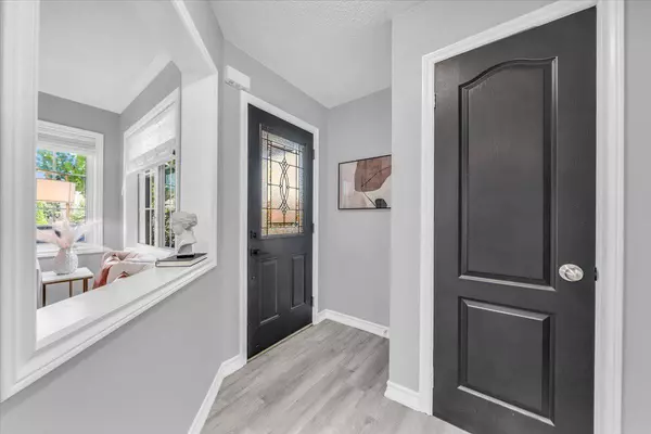 543 Heddle CRES, Newmarket, ON L3X 2K7