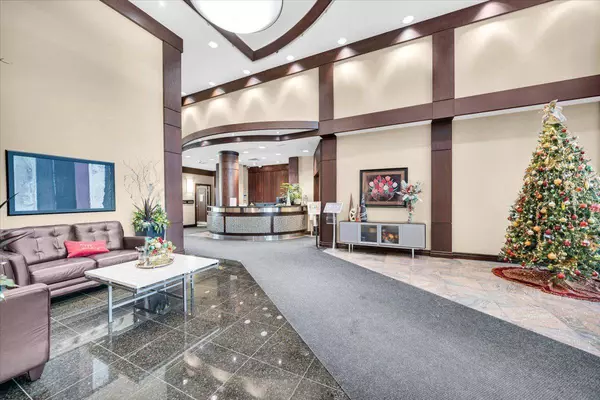 335 Rathburn RD W #312, Mississauga, ON L5B 0C8