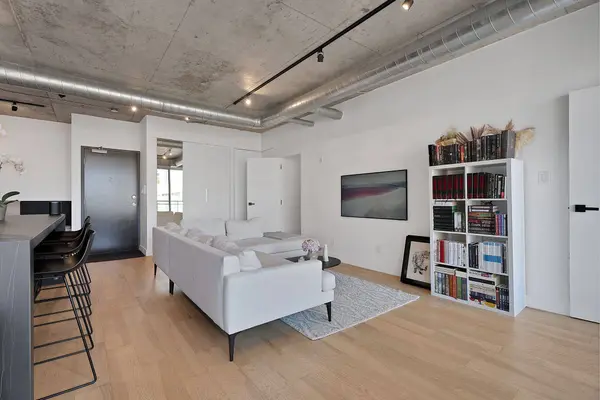 42 Camden ST #603, Toronto C01, ON M5V 1V1