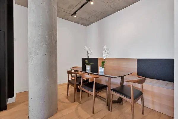 42 Camden ST #603, Toronto C01, ON M5V 1V1