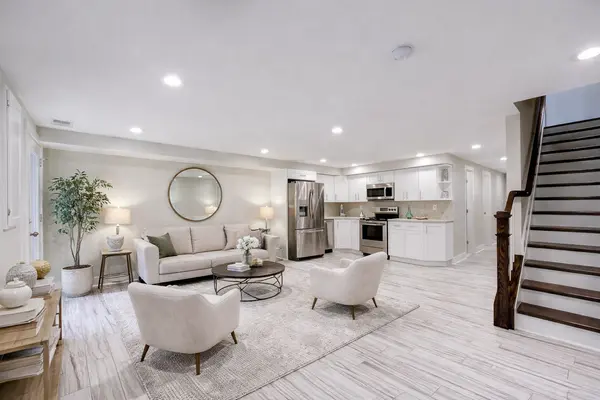 1112 Orren St NE, Washington, DC 20002-3906