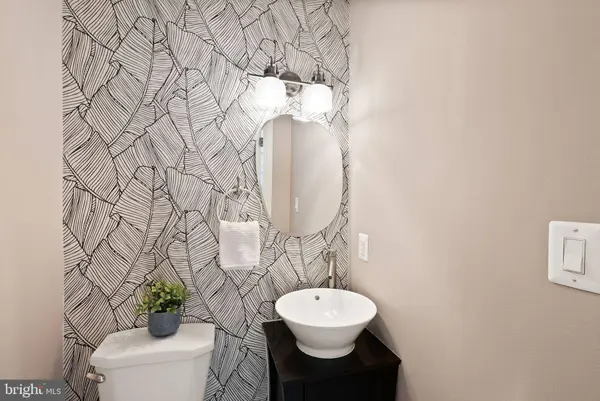 641 KENYON ST NW, Washington, DC 20010