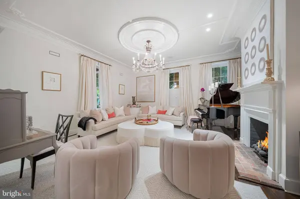 109 DUKE ST, Alexandria, VA 22314