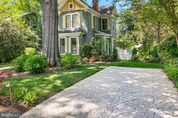 1506 N NICHOLAS ST, Arlington, VA 22205