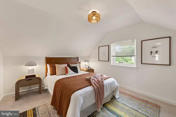 10211 CALUMET DR, Silver Spring, MD 20901