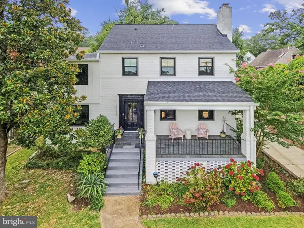 3211 S ST SE, Washington, DC 20020