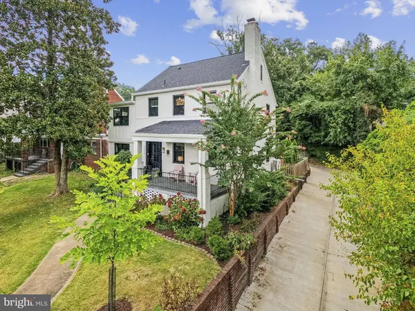 3211 S ST SE, Washington, DC 20020