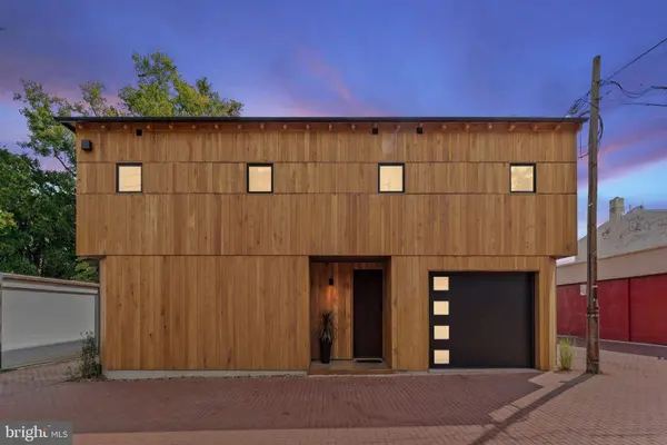 21 OVERBECK ALLEY NE, Washington, DC 20002