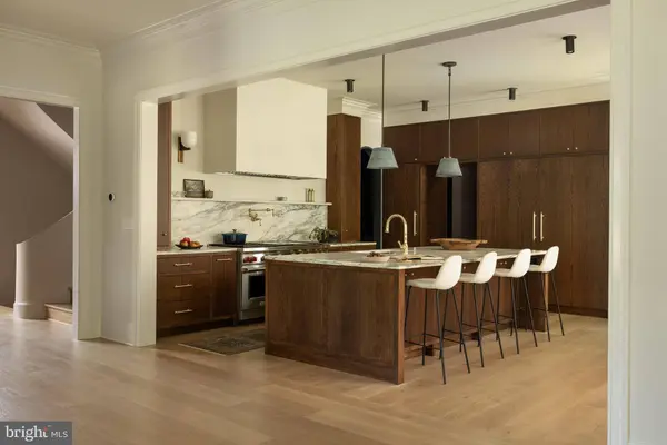 2934 ELLICOTT TER NW, Washington, DC 20008