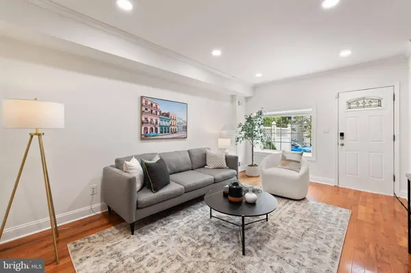 4829 41ST ST NW, Washington, DC 20016