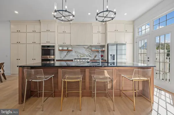 18441 LANIER ISLAND SQ, Leesburg, VA 20176