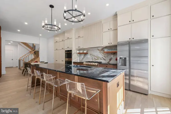 18441 LANIER ISLAND SQ, Leesburg, VA 20176