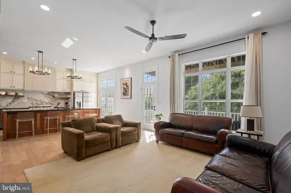 18441 LANIER ISLAND SQ, Leesburg, VA 20176