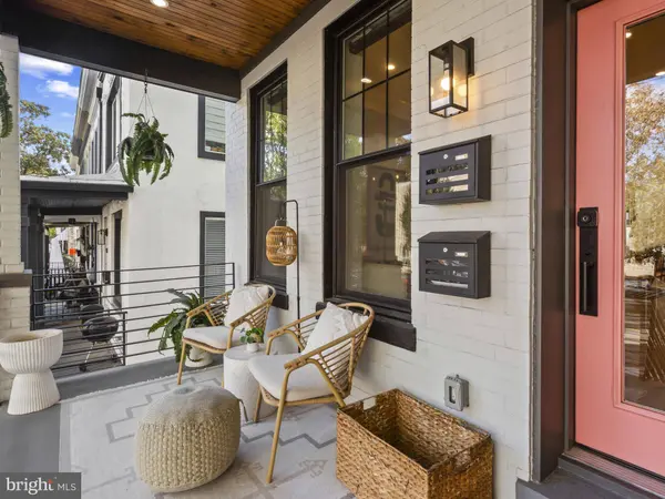 910 8TH ST NE, Washington, DC 20002