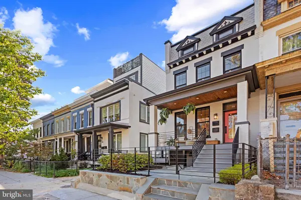 910 8TH ST NE, Washington, DC 20002