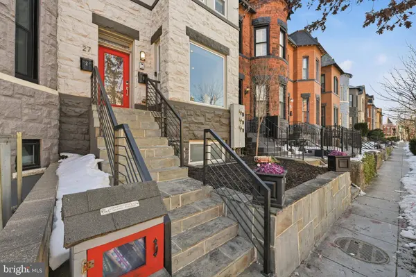 27 QUINCY PL NE #1, Washington, DC 20002